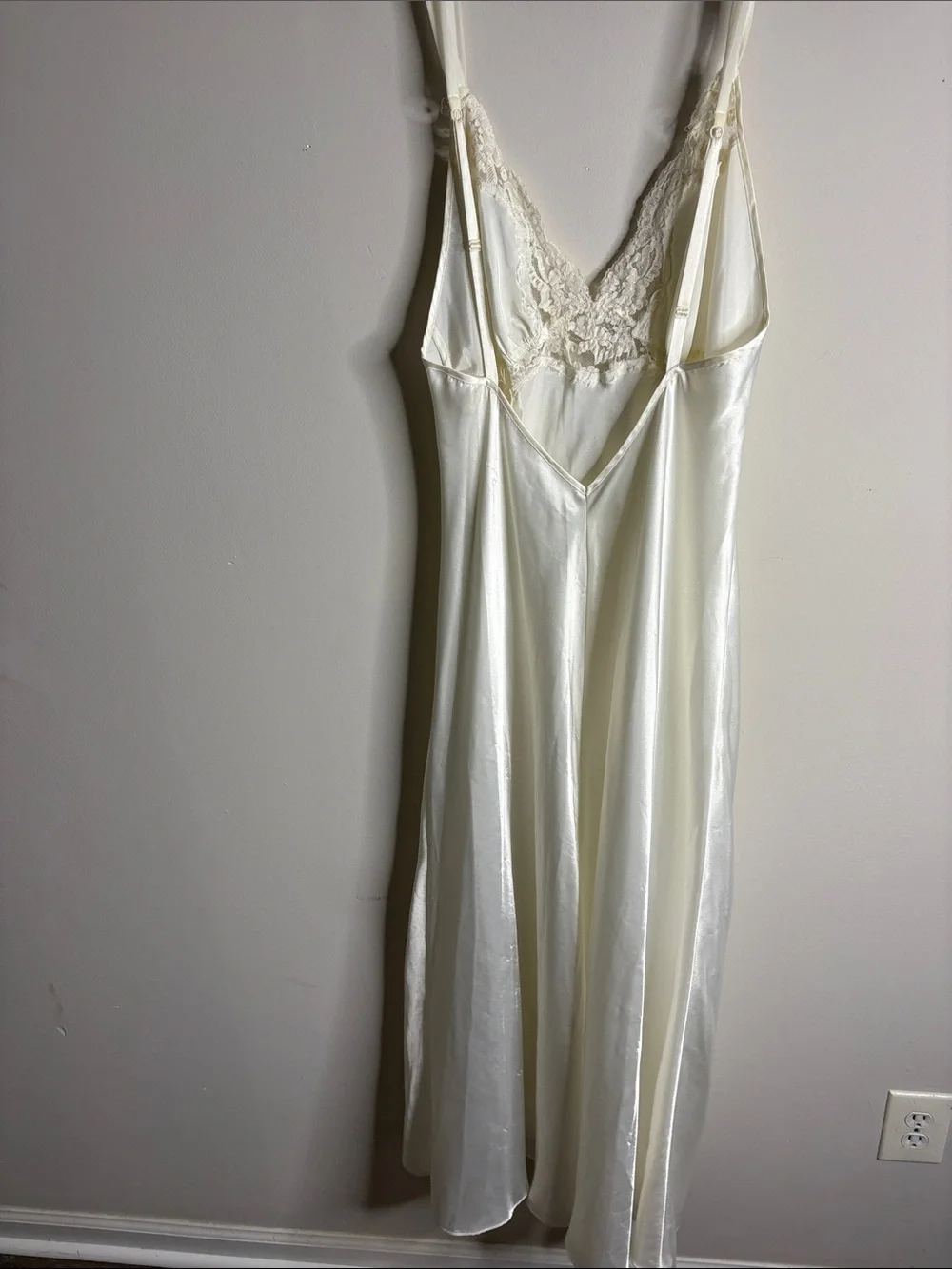 Vintage Victoria's Secret Cream Satin Robe and Lace Chemise Set